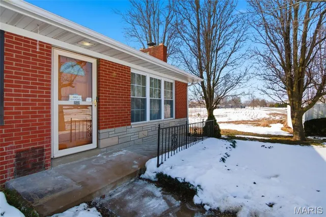 $374,900 | 232 Gilmore Lake Road, Columbia, IL 62236