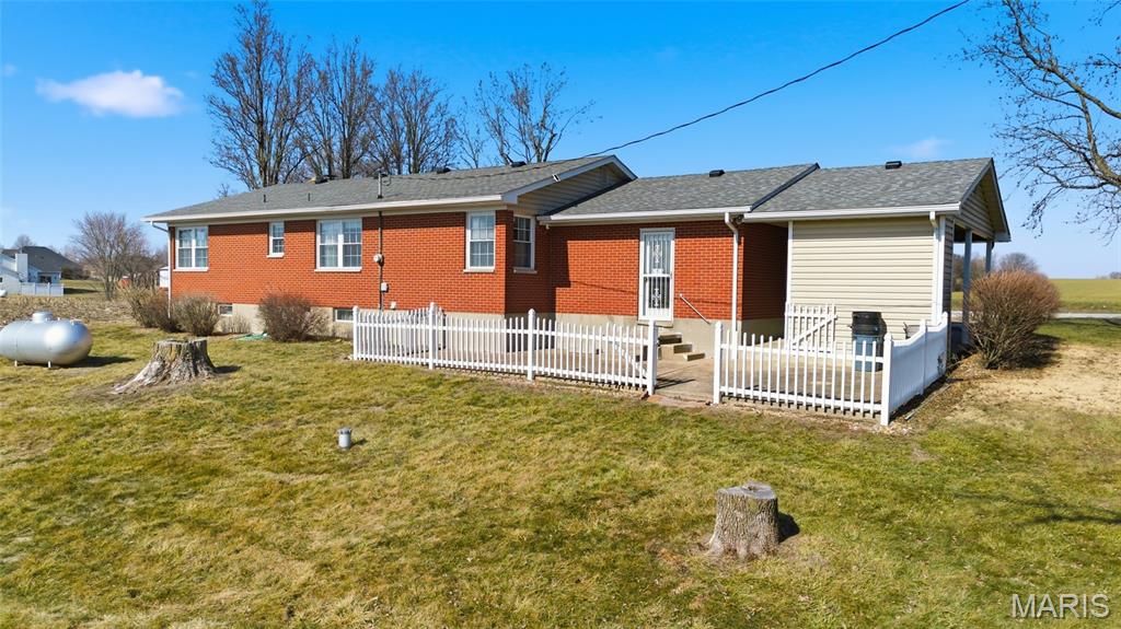 232 Gilmore Lake Road Columbia, IL 62236 - Photo 39 of 57