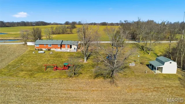 $374,900 | 232 Gilmore Lake Road, Columbia, IL 62236