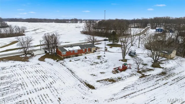$374,900 | 232 Gilmore Lake Road, Columbia, IL 62236