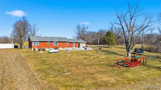 $374,900 | 232 Gilmore Lake Road, Columbia, IL 62236