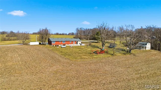 $374,900 | 232 Gilmore Lake Road, Columbia, IL 62236