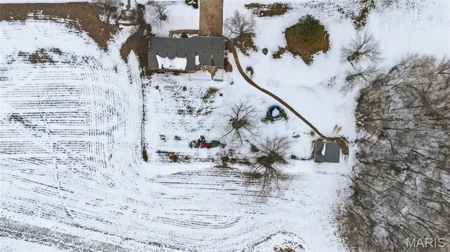 $374,900 | 232 Gilmore Lake Road, Columbia, IL 62236