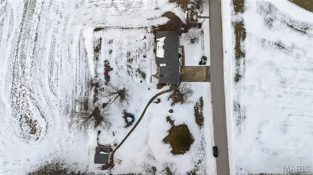 $374,900 | 232 Gilmore Lake Road, Columbia, IL 62236