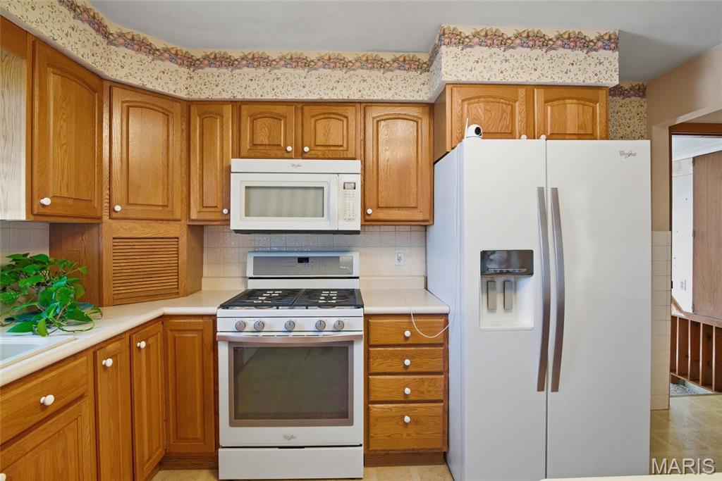 232 Gilmore Lake Road Columbia, IL 62236 - Photo 9 of 57