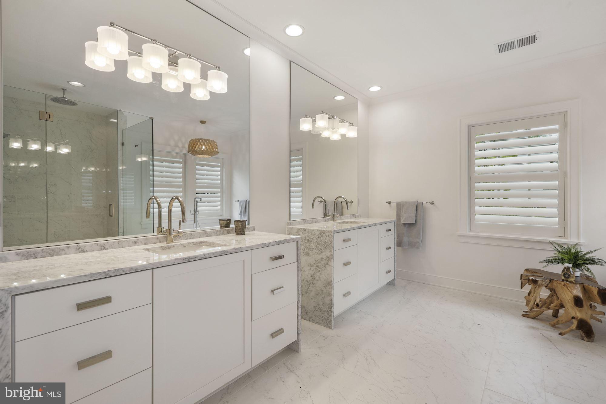 5703 Ridgefield Road Bethesda, MD 20816 - Photo 22 of 38 Master Bathroom