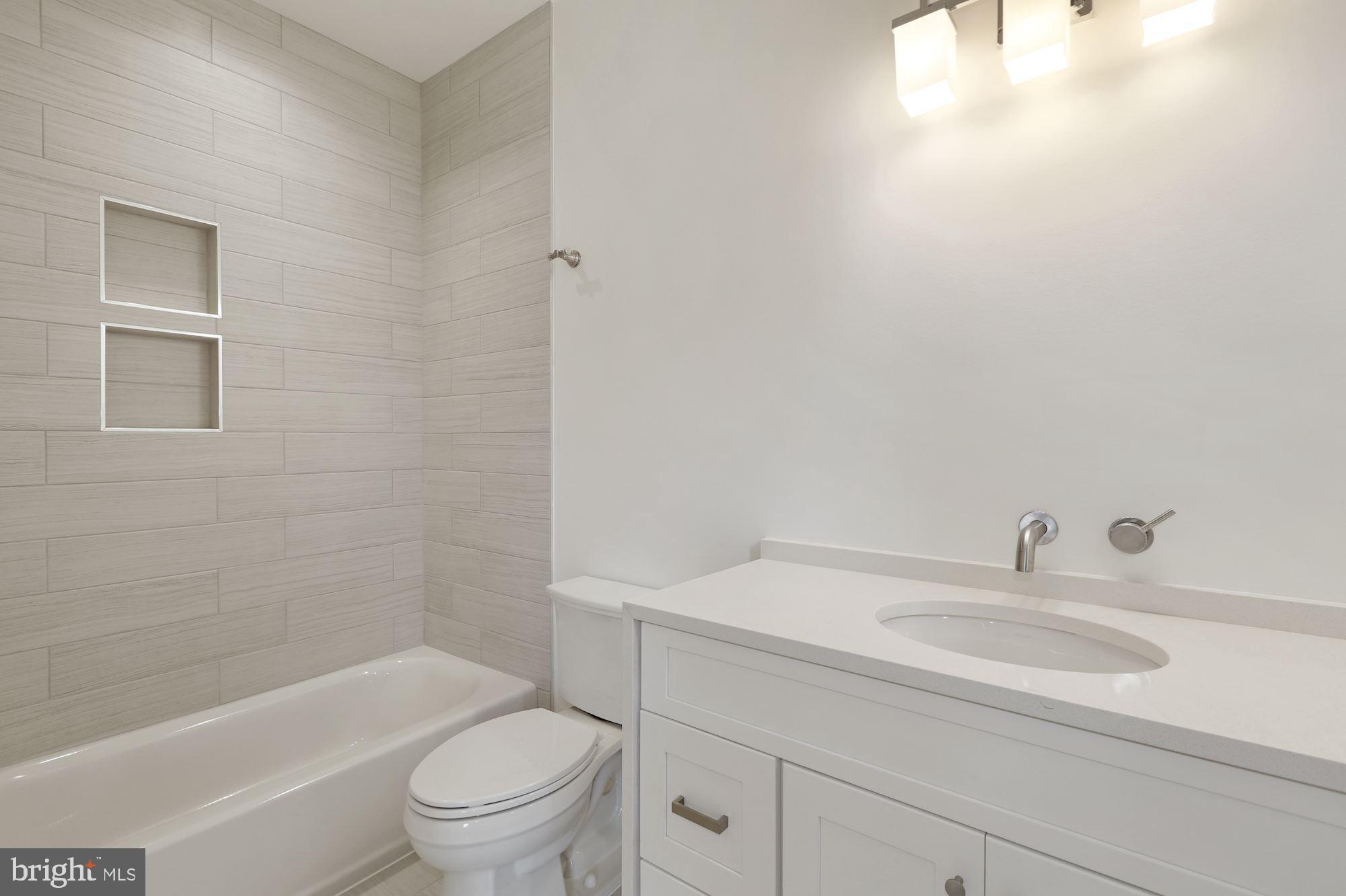 5703 Ridgefield Road Bethesda, MD 20816 - Photo 27 of 38 Ensuite Bath 2