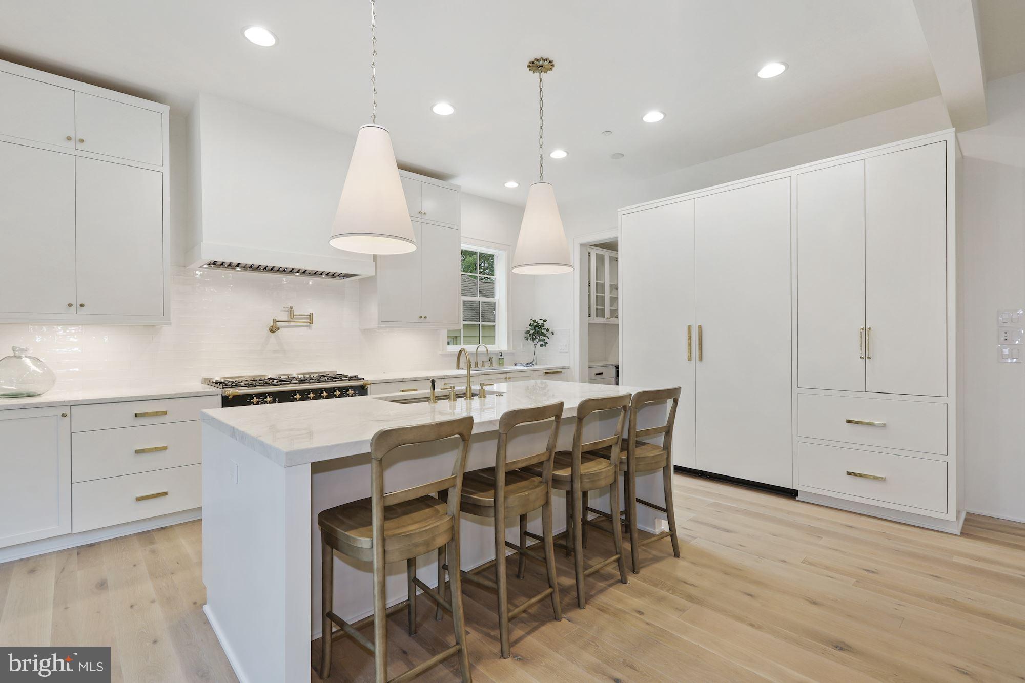 5703 Ridgefield Road Bethesda, MD 20816 - Photo 7 of 38 Kitchen. potfiller, quartzite