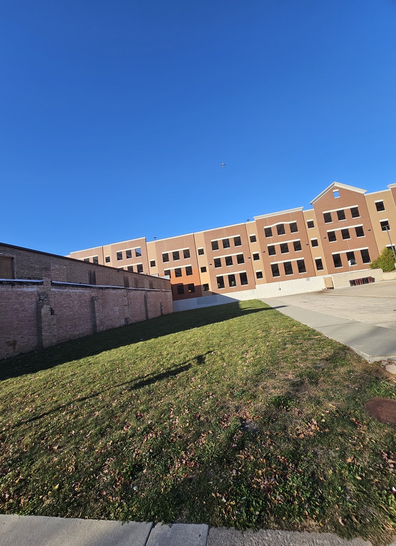 216 Prairie Street Elgin, IL 60120 - Photo 2 of 9 Gallery Image 2