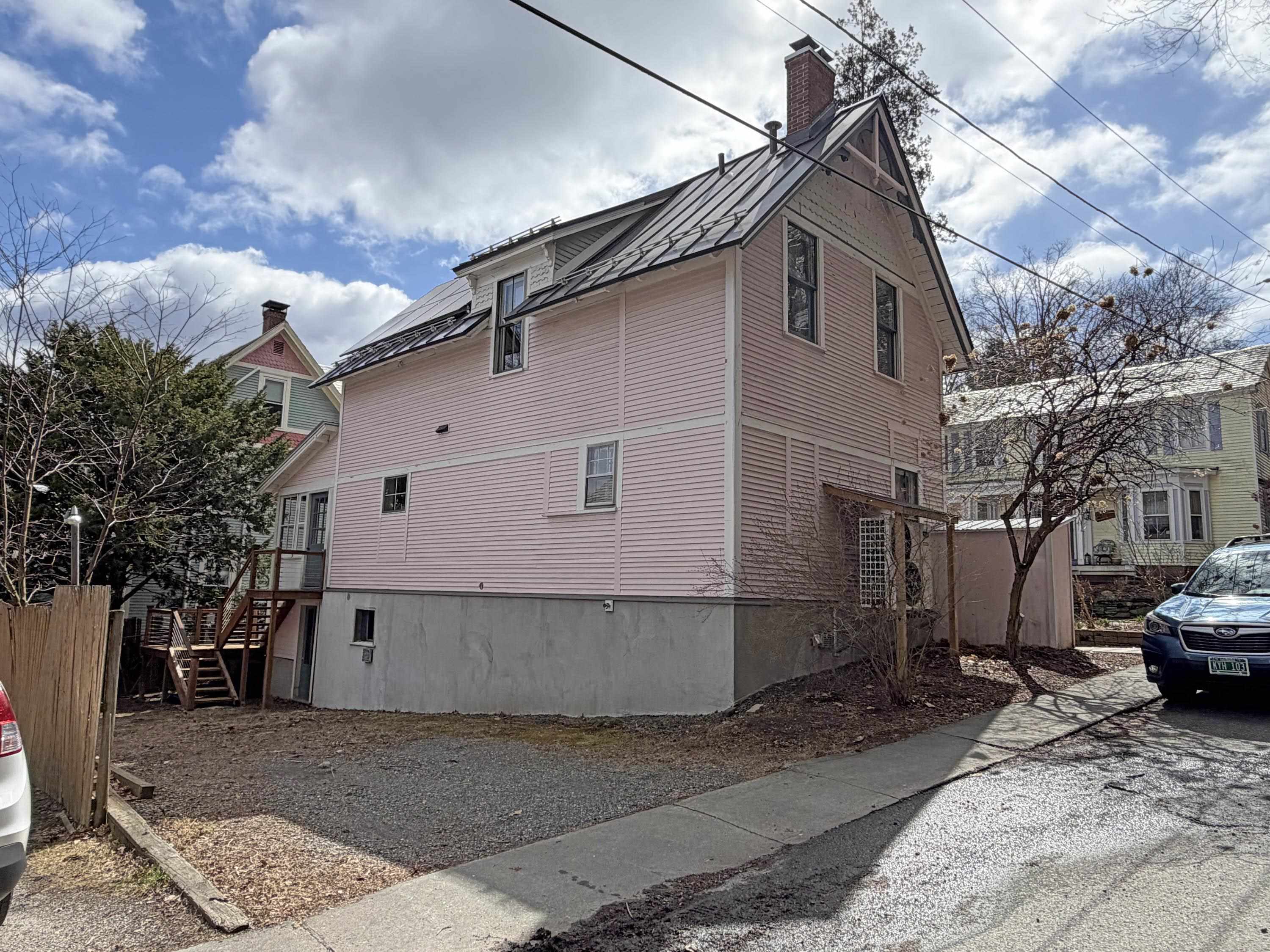 81 Chapin Street Brattleboro, VT 05301 - Photo 3 of 27