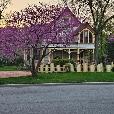 $475,000 | 401 South Harrison Street, Olathe, KS 66061