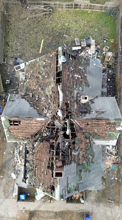 20-22 Acushnet Avenue Springfield, MA 01105 - Photo 2 of 5