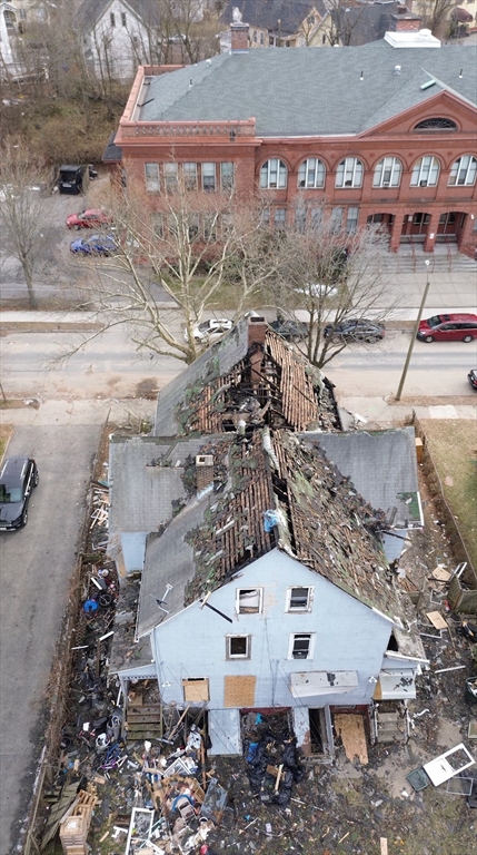 20-22 Acushnet Avenue Springfield, MA 01105 - Photo 4 of 5