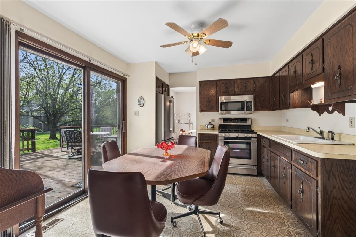 24821 South Michaels Street Crete, IL 60417 - Photo 10 of 25