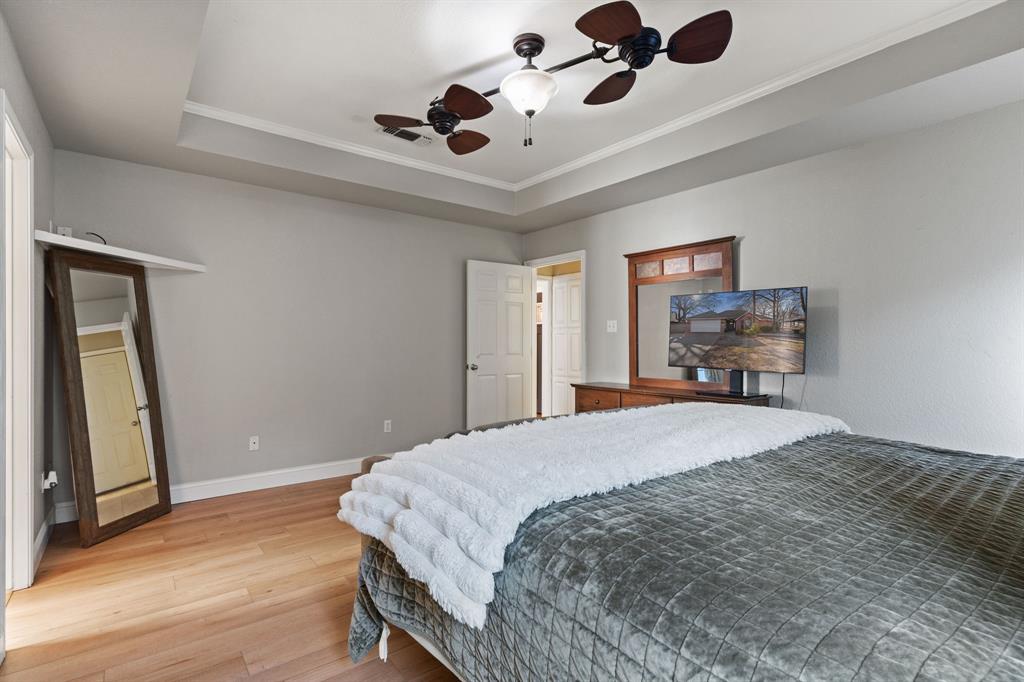 1008 Oak Valley Road Burleson, TX 76028 - Photo 11 of 30