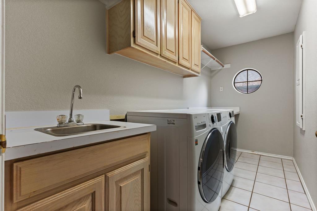 1008 Oak Valley Road Burleson, TX 76028 - Photo 19 of 30