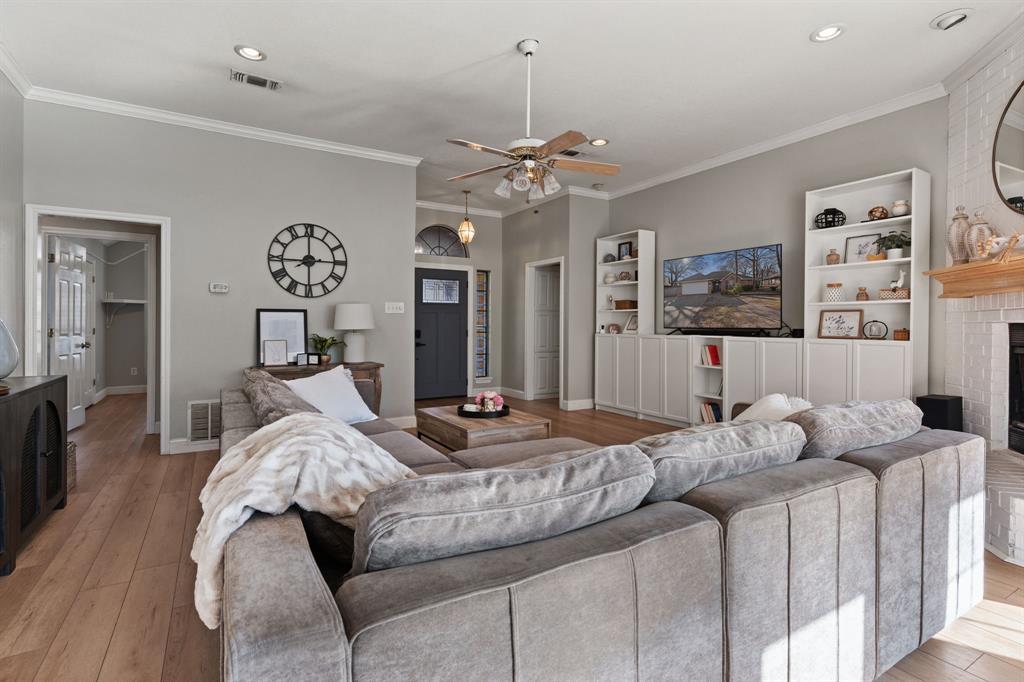 1008 Oak Valley Road Burleson, TX 76028 - Photo 3 of 30