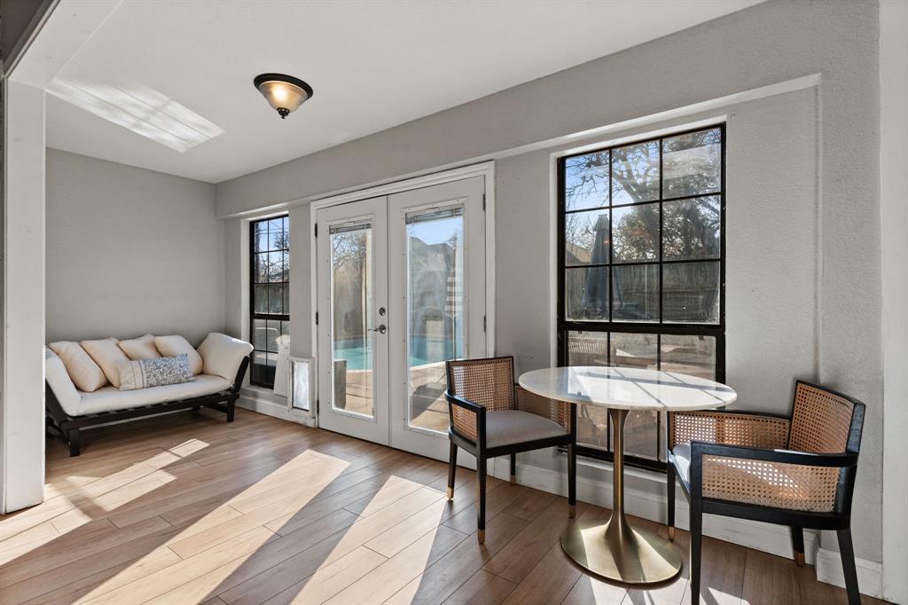 1008 Oak Valley Road Burleson, TX 76028 - Photo 4 of 30