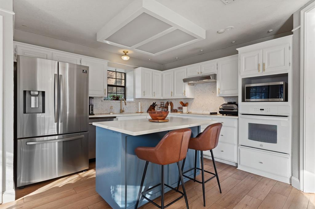 1008 Oak Valley Road Burleson, TX 76028 - Photo 5 of 30