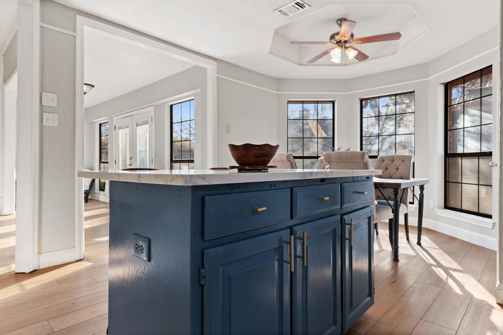 1008 Oak Valley Road Burleson, TX 76028 - Photo 8 of 30