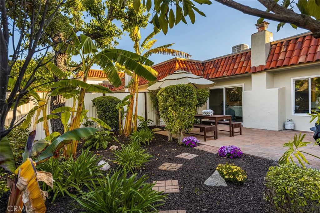 96 Seton Road Irvine, CA 92612 - Photo 36 of 51 a view of a chairs and table in a patio