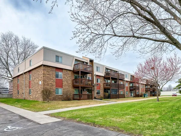 $129,000 | 14630 Garrett Avenue, Unit 503, Apple Valley, MN 55124