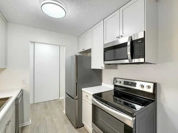 $129,000 | 14630 Garrett Avenue, Unit 503, Apple Valley, MN 55124