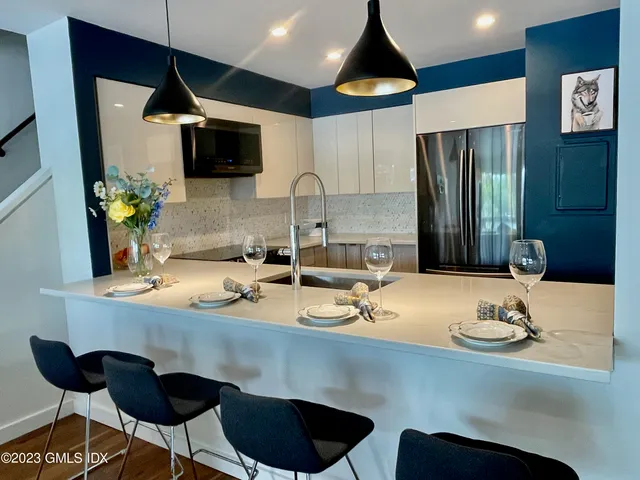 $6,900 | 11 River Road, Unit 112, Cos Cob, CT 06807