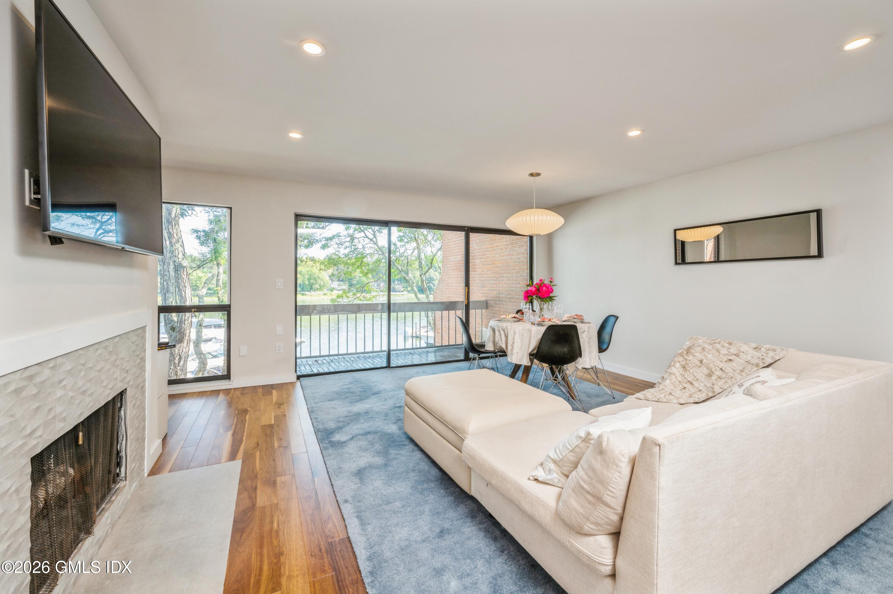 11 River Road, Unit 112 Cos Cob, CT 06807 - Photo 8 of 33 06_11RiverRd_112_2006_HiRes