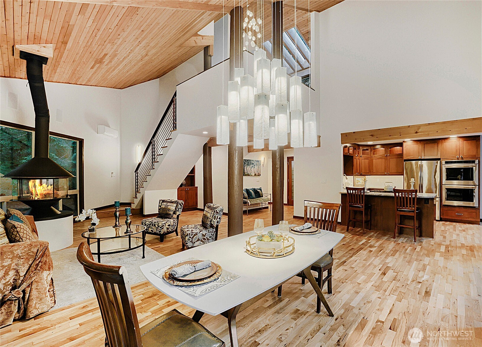 13020 Squak Mountain Road Southeast Issaquah, WA 98027 - Photo 7 of 40