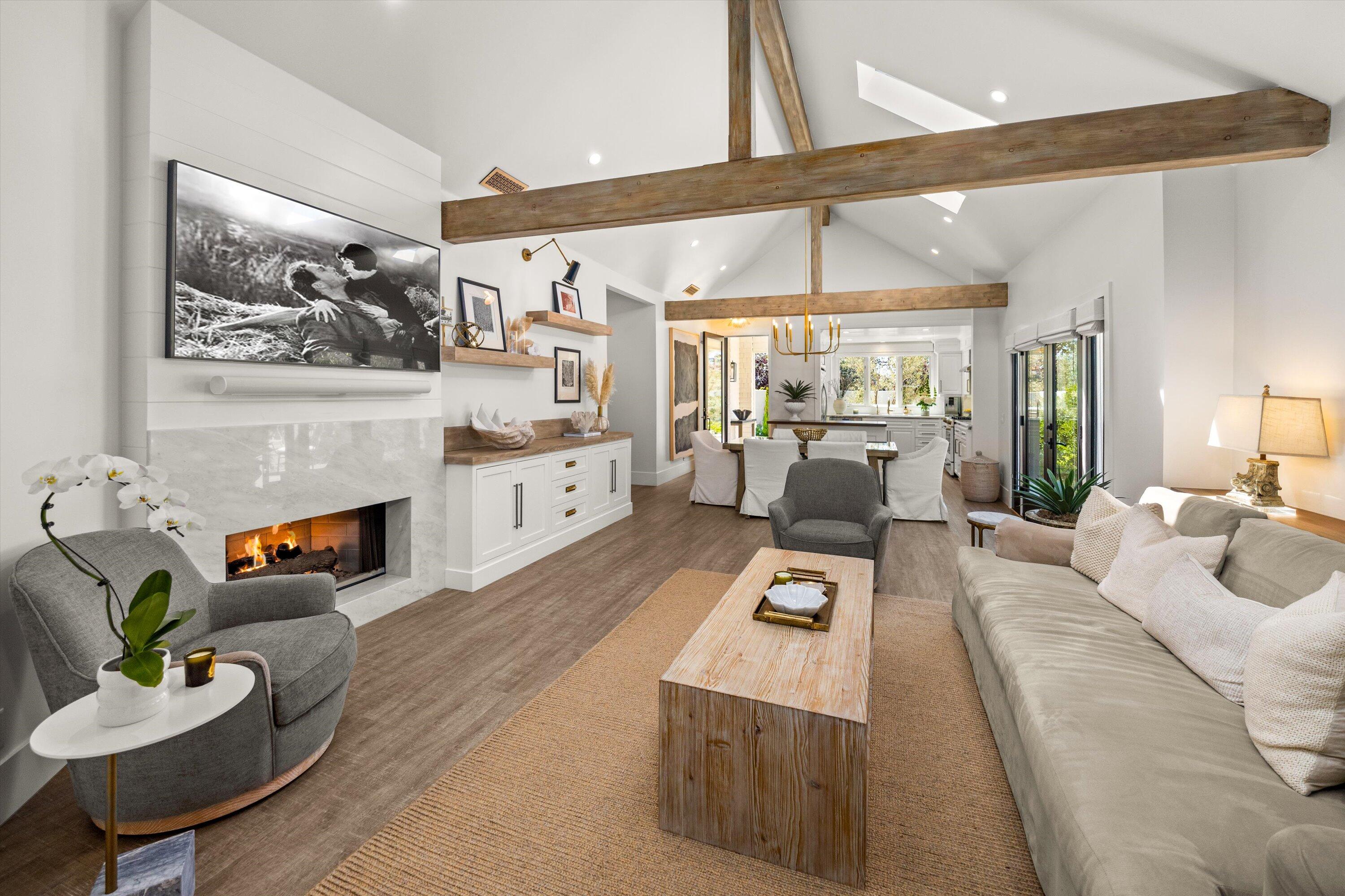 1152 Hill Road Santa Barbara, CA 93108 - Photo 3 of 22 Livingroom