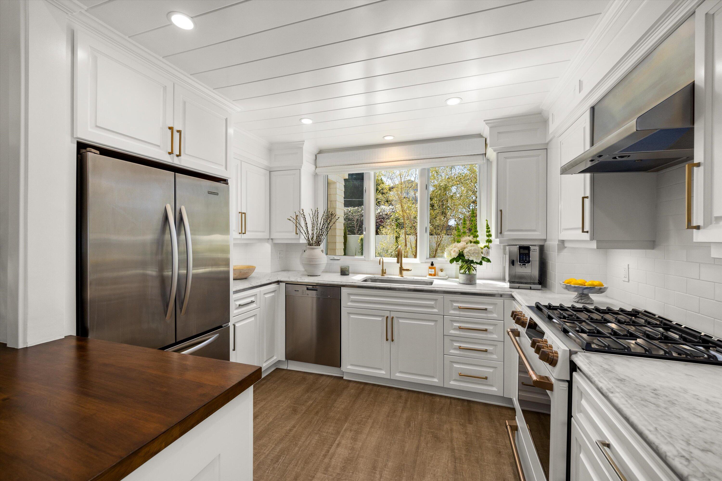 1152 Hill Road Santa Barbara, CA 93108 - Photo 5 of 22 Kitchen