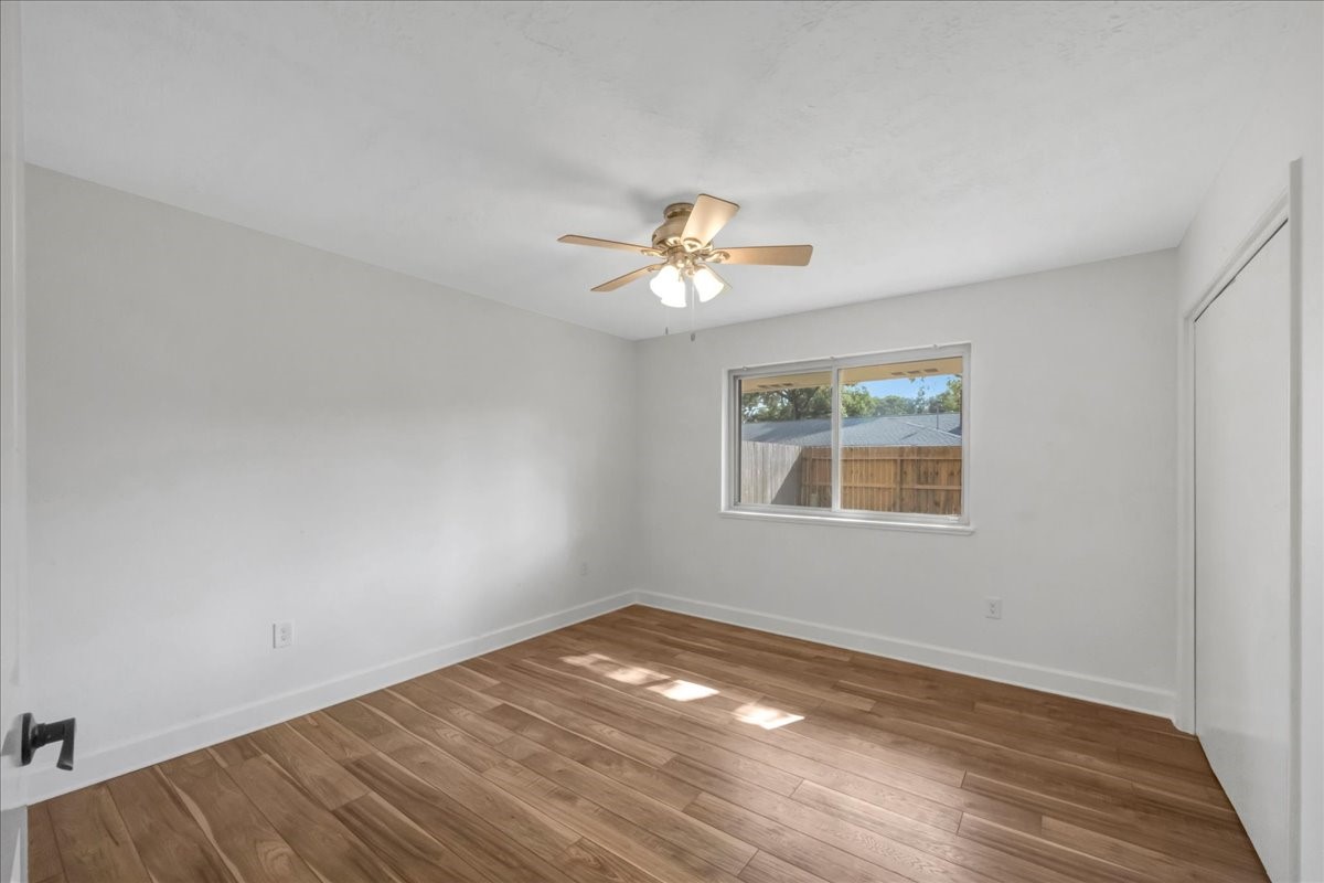 1614 Wavecrest Lane Houston, TX 77062 - Photo 30 of 42 Bedroom #3 has a backyard view.