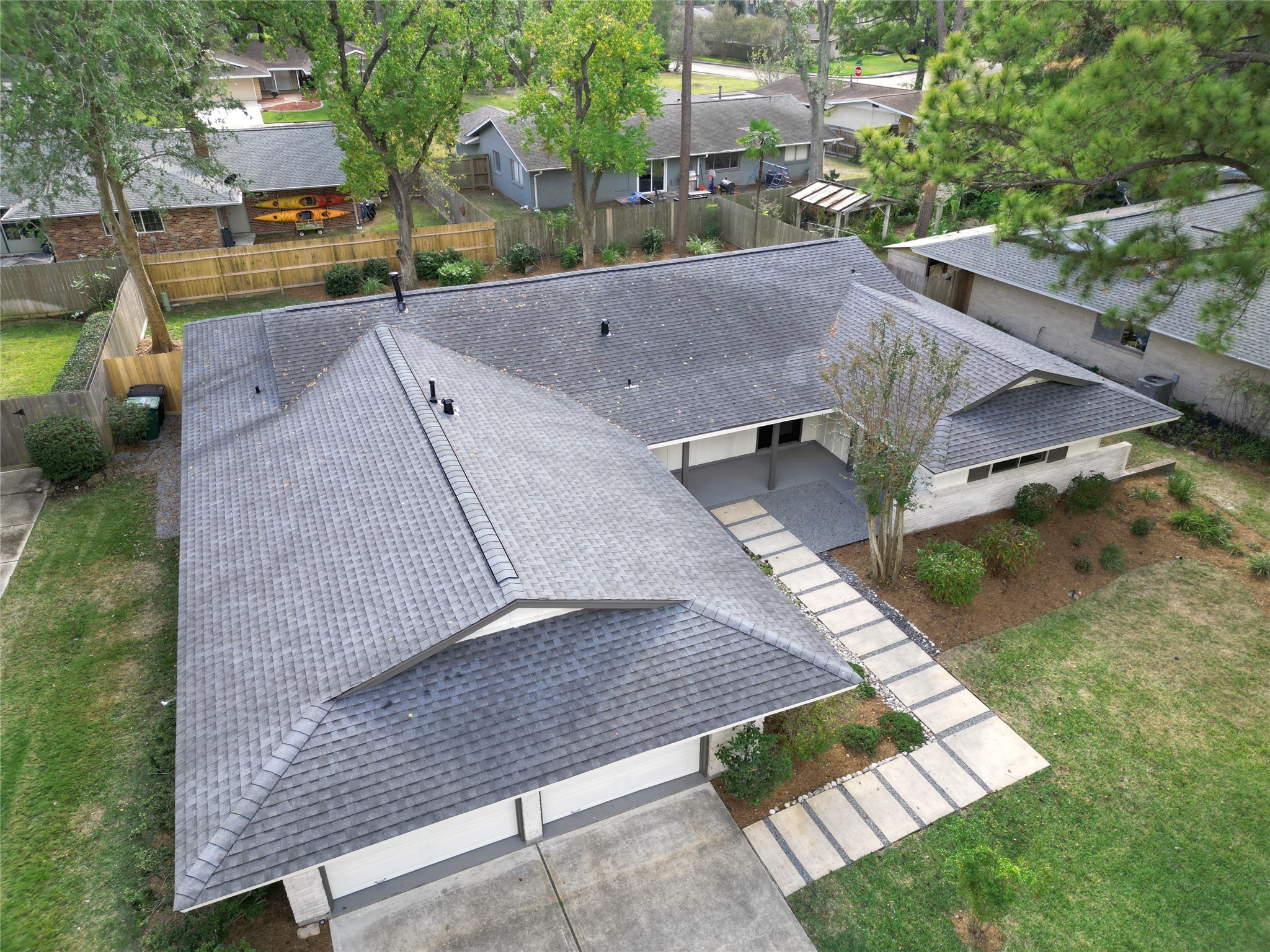 1614 Wavecrest Lane Houston, TX 77062 - Photo 39 of 42 A view of the property from above.