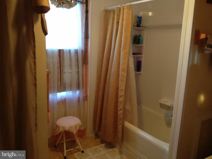 394 Ripka Street Philadelphia, PA 19128 - Photo 6 of 11