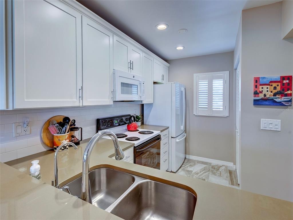 408 Cerromar Circle South, Unit 233 Venice, FL 34293 - Photo 11 of 58