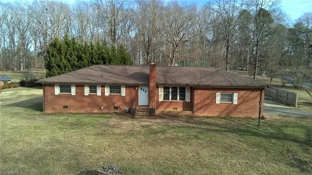 $269,900 | 19 Colonial Drive, Lexington, NC 27292