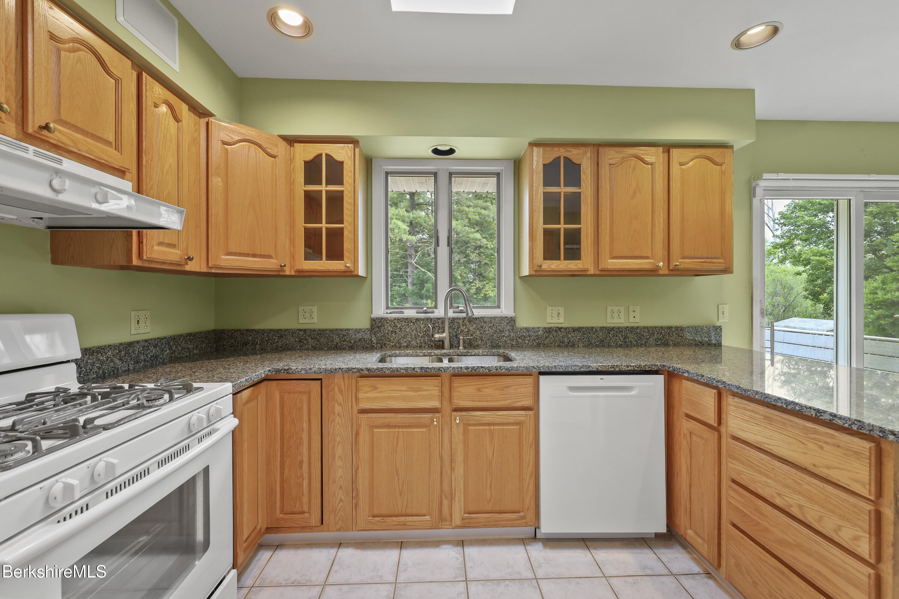 46 Cobble View Road Williamstown, MA 01267 - Photo 10 of 42 Kitchen