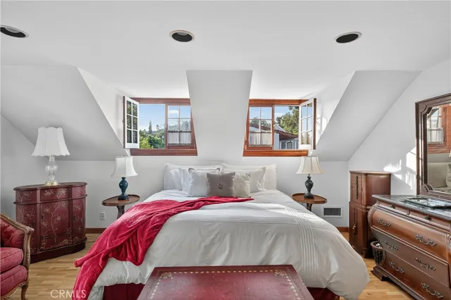 $2,098,000 | 115 Annandale Road, Pasadena, CA 91105