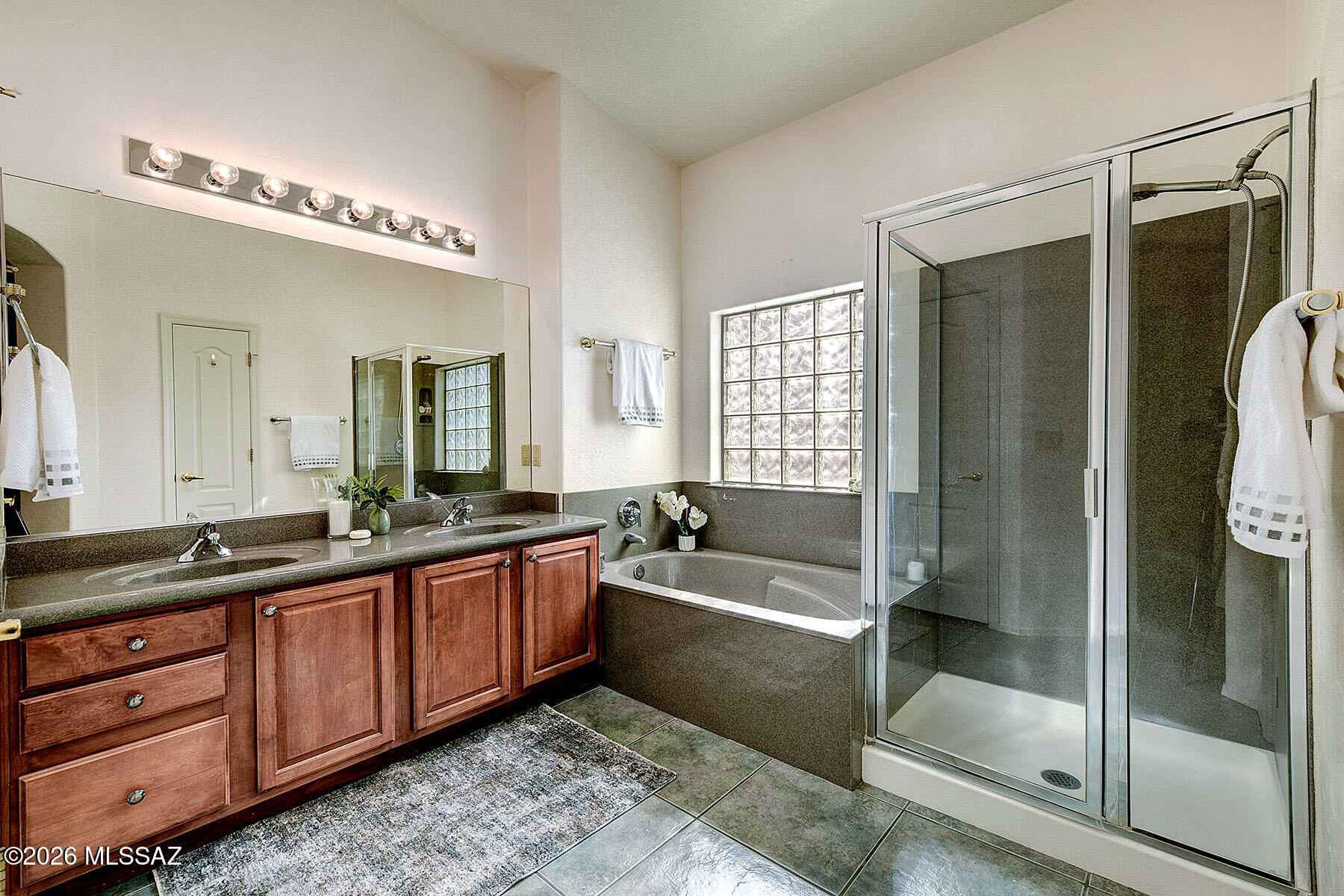 5213 Spring View Drive Tucson, AZ 85749 - Photo 9 of 40