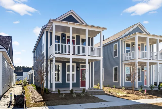 $449,900 | 747 Blueway Avenue, Summerville, SC 29486