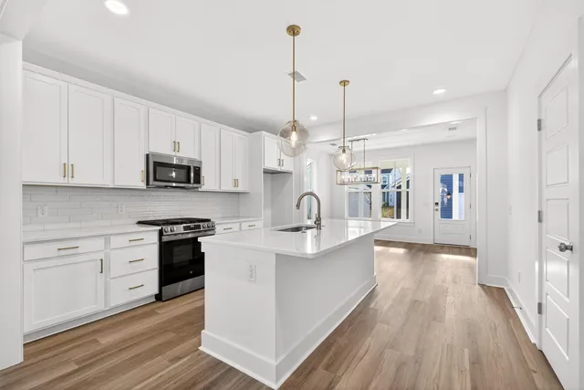 $449,900 | 747 Blueway Avenue, Summerville, SC 29486