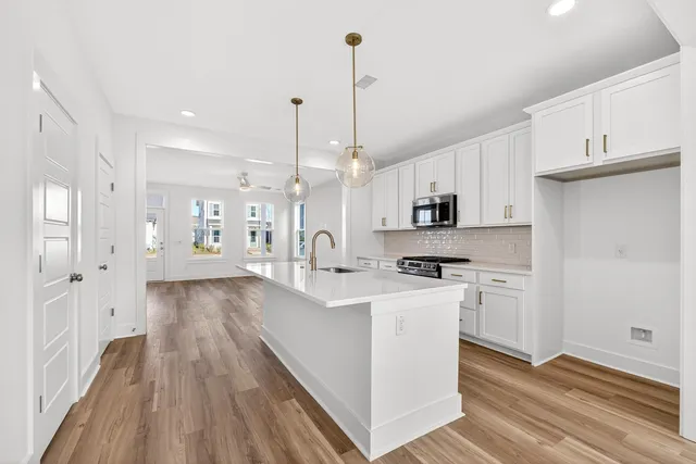 $449,900 | 747 Blueway Avenue, Summerville, SC 29486