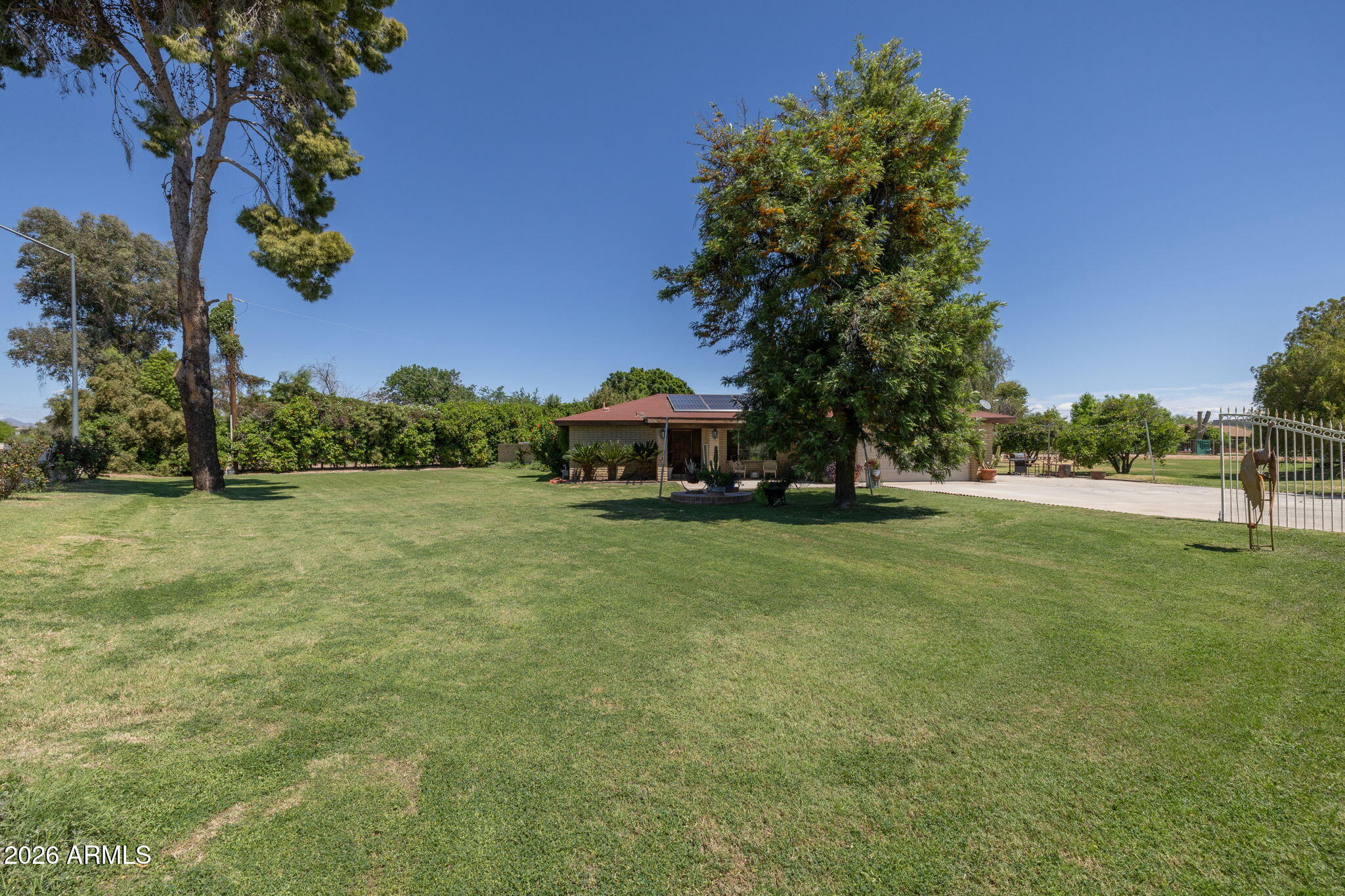 1725 North Lindsay Road Mesa, AZ 85213 - Photo 19 of 74 18-web-or-mls-1725 N. Lindsay Rd-18