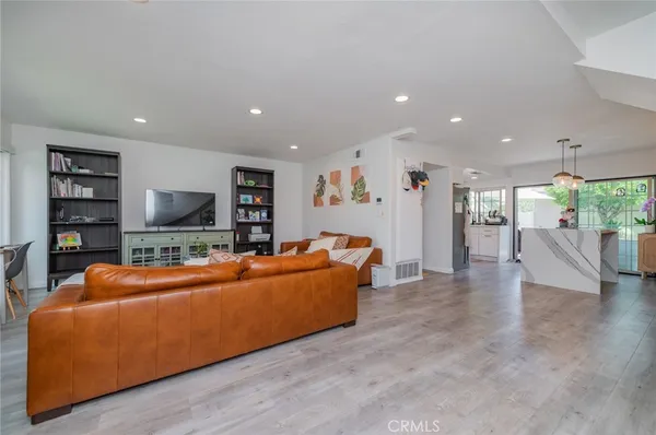 $1,200,000 | 8 Deodar, Irvine, CA 92604