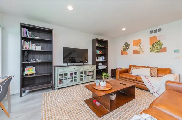 $1,200,000 | 8 Deodar, Irvine, CA 92604