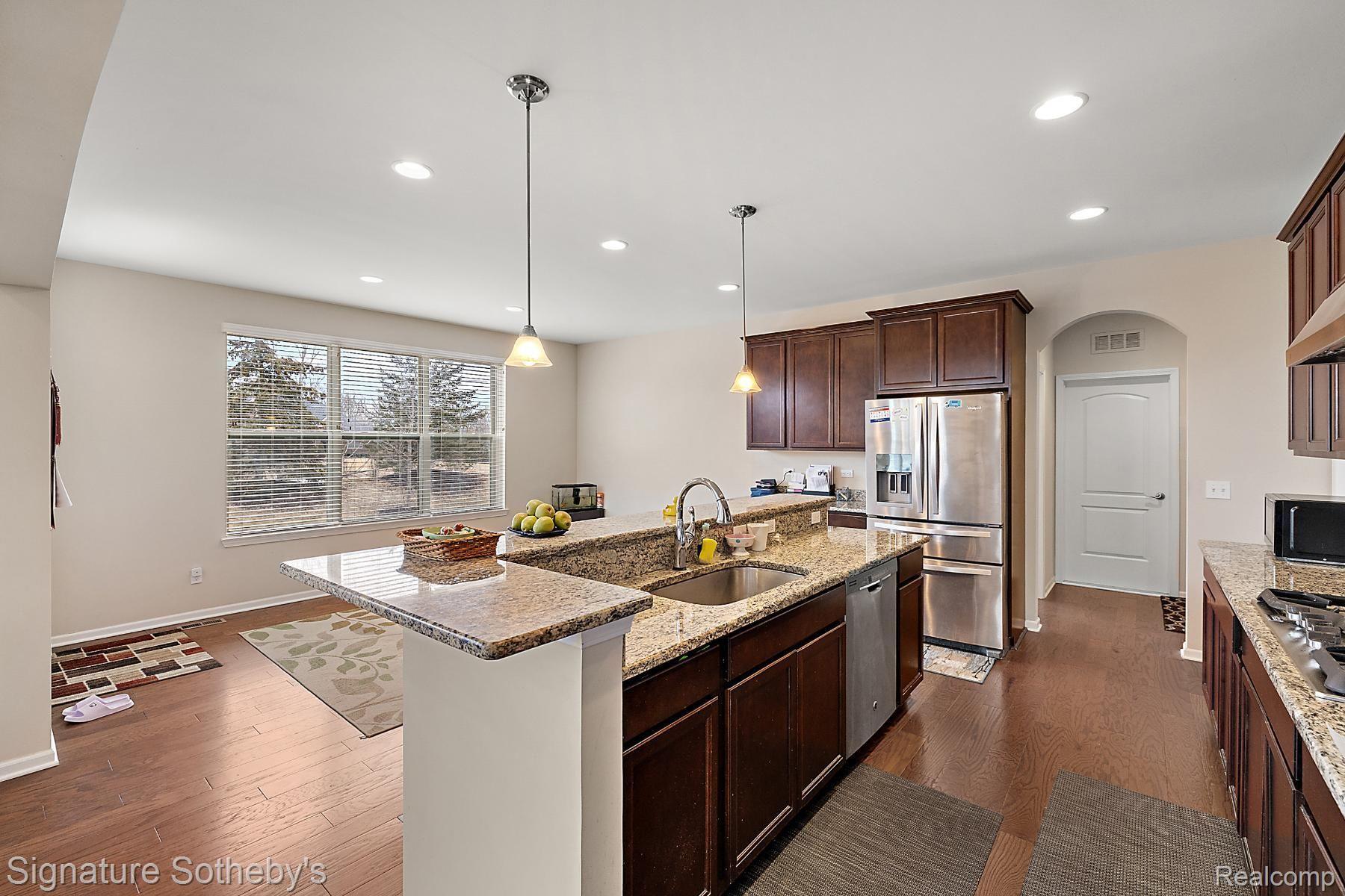 50472 Scarborough Road Canton, MI 48188 - Photo 12 of 47 Gallery Image 12