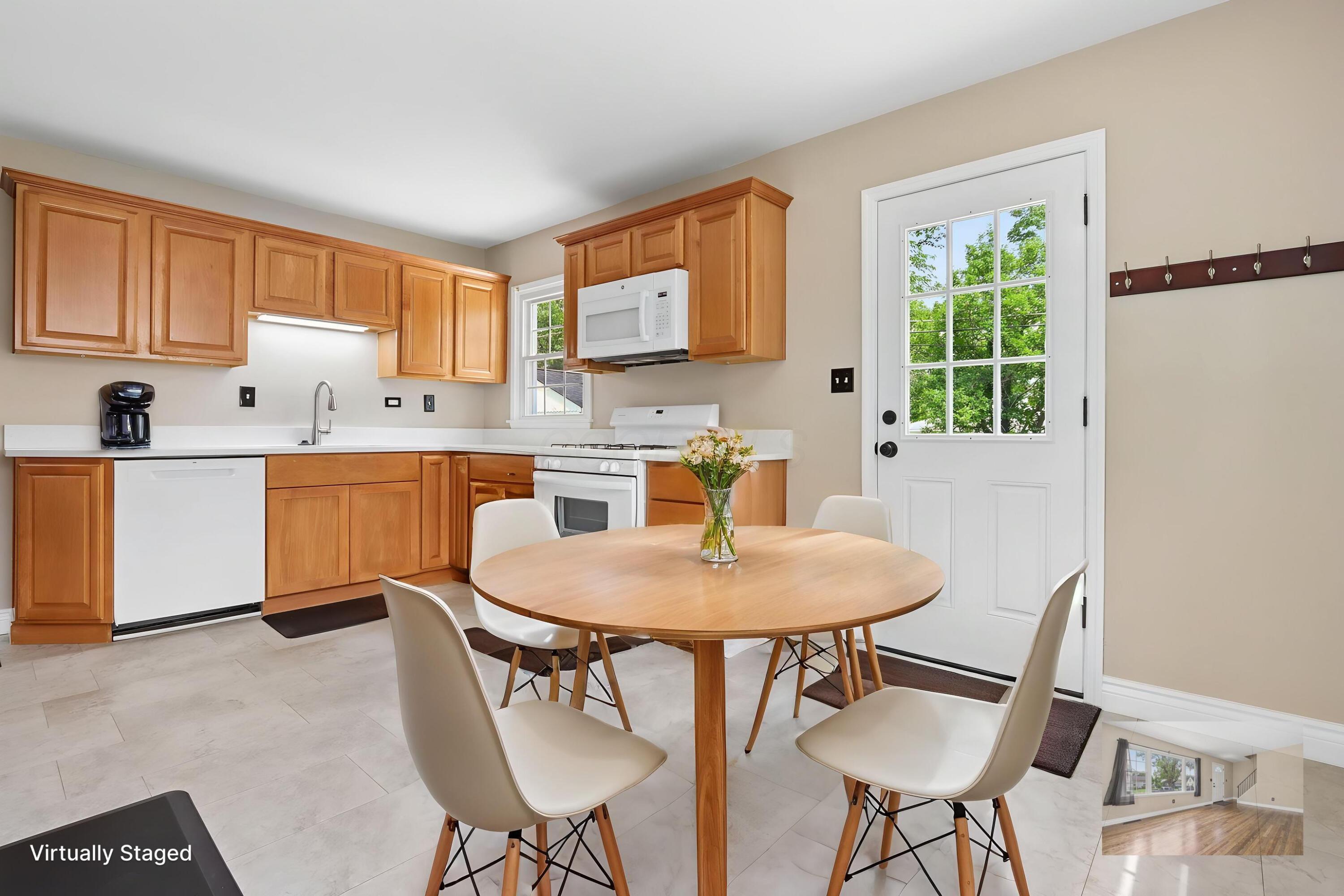 3022 Templeton Road Columbus, OH 43209 - Photo 9 of 38 Virtual Staging - Kitchen/Dining