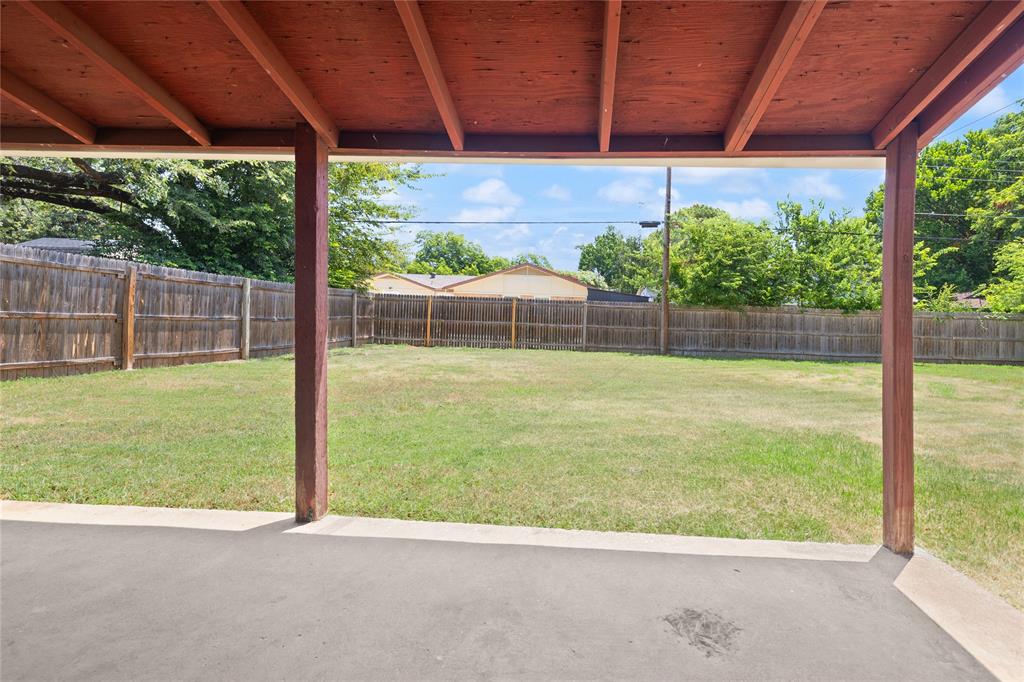 1332 Harrison Lane Hurst, TX 76053 - Photo 21 of 33