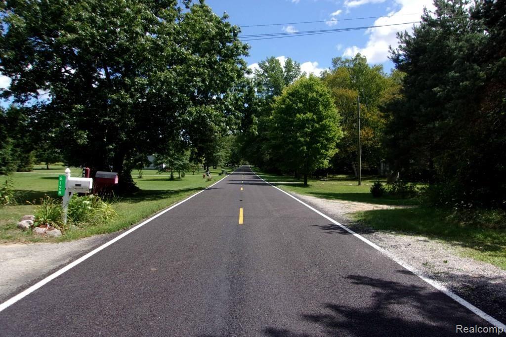 6128 Swartout Road Algonac, MI 48001 - Photo 3 of 37 100_1426.jpg